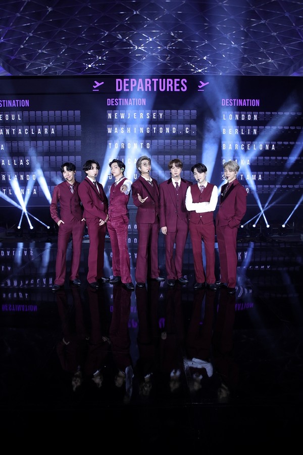 방탄소년단은 인천공항을 무대 삼아 '2020 빌보드 뮤직 어워드'의 퍼포먼스를 기획했다. (제공 빅히트엔터테인먼트)