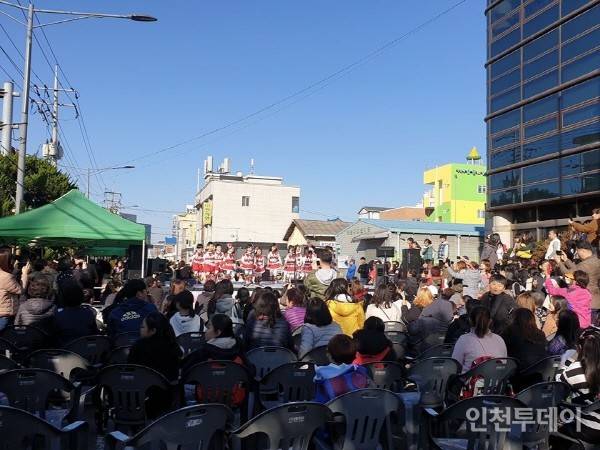 지난 2019년 진행한 서흥행복마을공동체 마을축제 무대.
