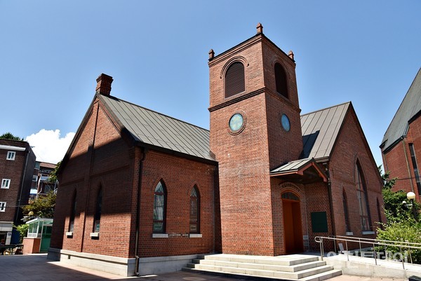 2013년에 복원 건축한 십자가형 ‘웨슬리 예배당’.