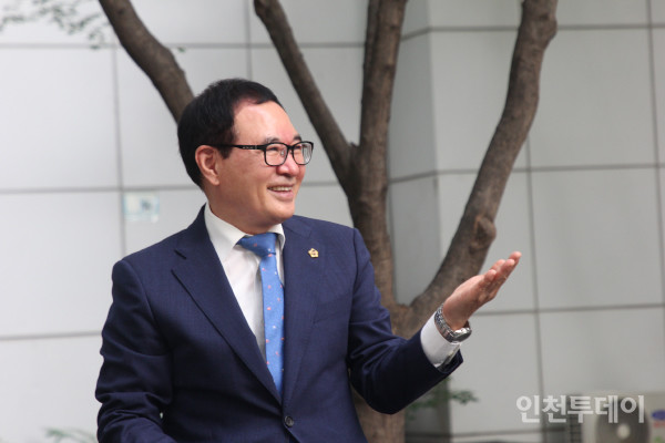 민주당 이용범(68, 계양3) 인천시의회 의원.