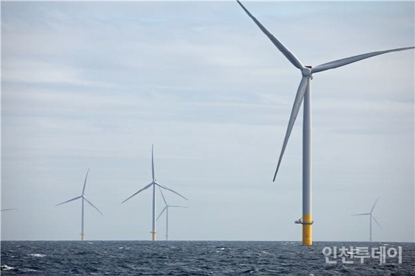 오스테드가 영국에 설치한 해상풍력발전기. 오스테드는 인천 앞바다에도 해상풍력발전사업을 추진 중이다.(사진제공 인천시)