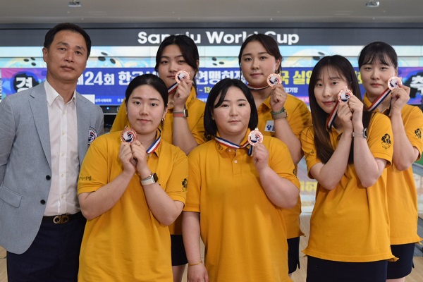 인천 부평구 여자 볼링선수단은 제24회 실업볼링회장기배 대회에서 동메달을 획득했다.