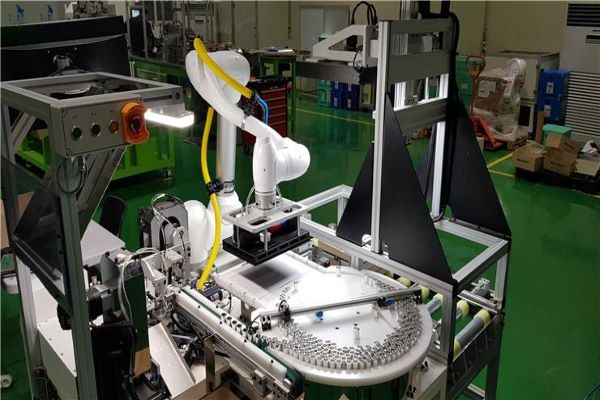 중소기업 제조공정 로봇 도입 모습 (사진제공 인천시)