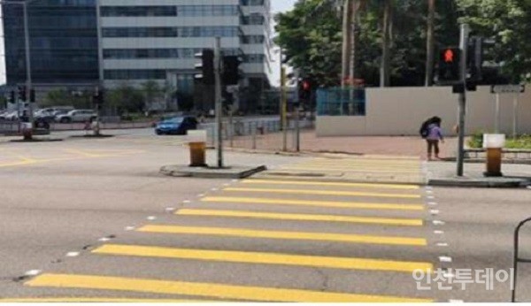 홍콩의 노란색 횡단보도(출처 인천경찰청)