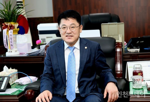 한승일 인천 서구의회 의장.(사진제공 서구의회)