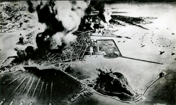인천상륙작전 당시 인천시내에 폭격을 하는 항공사진.(인천시 제공)