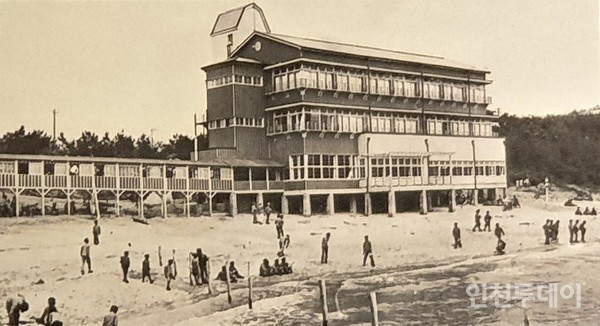 1934년 신축한 조탕별관.(인천도시역사관 전시)