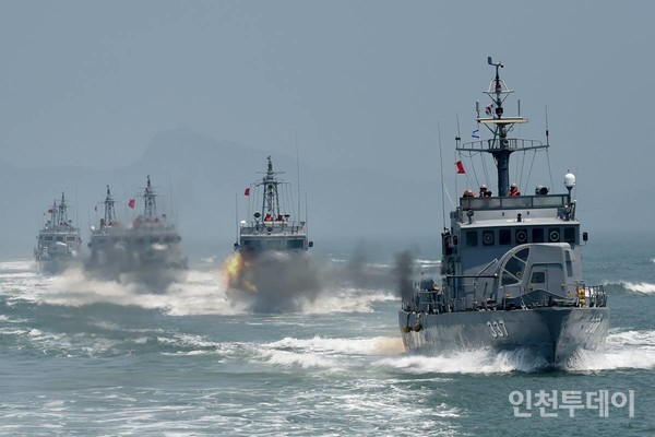 인천해역방어사령부 27전대 해상기동훈련 모습. (사진출처 대한민국 해군 페이스북)