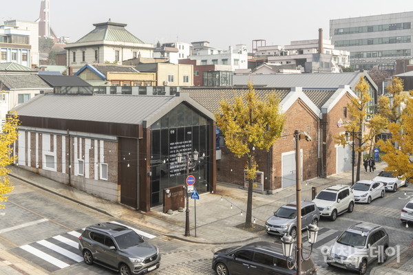 인천 중구 신포로에 소재한 한국근대문학관의 모습.(사진제공 인천문화재단)