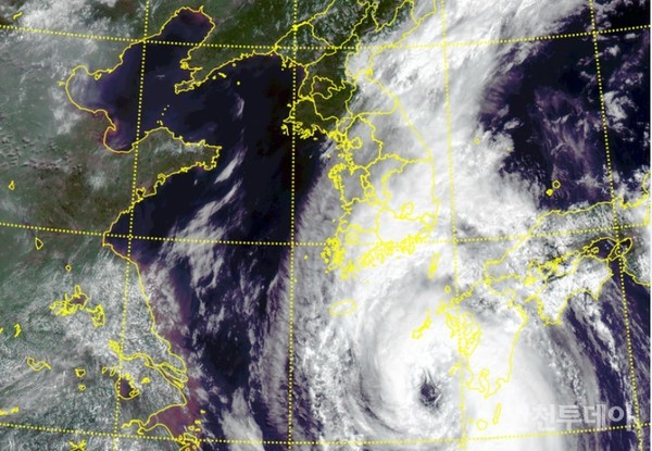 태풍 카눈 위성 사진.(자료 제공 기상청)