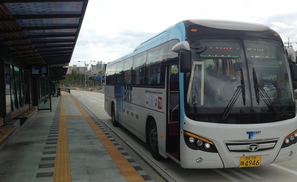 인천교통공사가 운행 중인 청라~강서 BRT.
