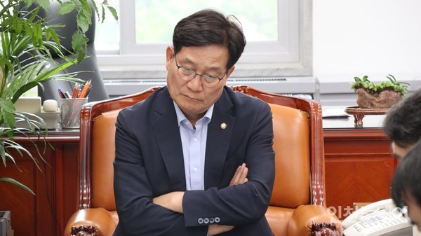 민주당 신동근(인천 서구을) 국회의원의 모습.(사진제공 신동근 의원실) 