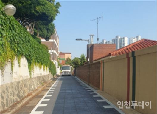 중구 신흥동 옛시장관사 일원 도로노면 정비(스텐실 포장)