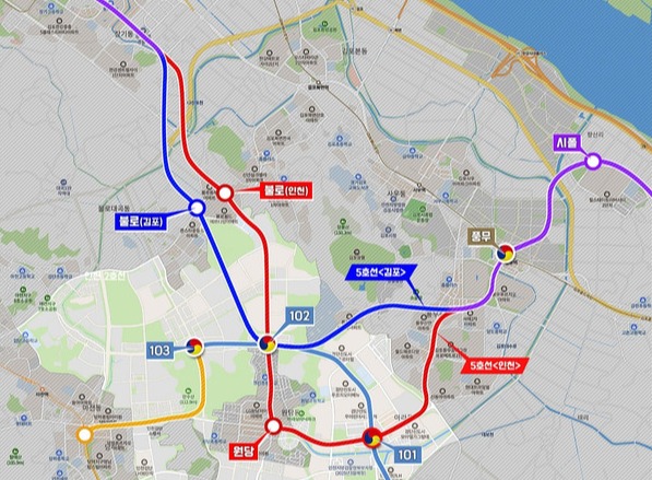 인천시(빨간색)와 김포시(파란색)가 구상하는 서울5호선 연장 노선안. (출처 검신연합)
