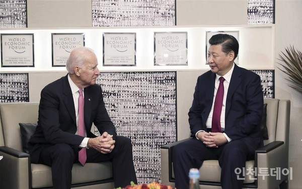 조 바이든 미국 대통령(왼쪽)과 시진핑 중국 국가 주석(오른쪽)의 모습.(사진 출처 중국 관영 매체 신화망)