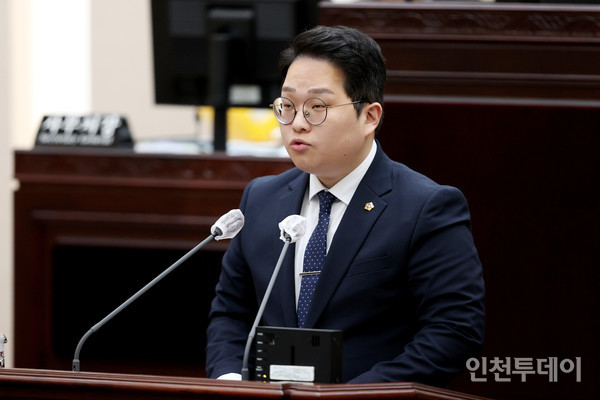 민주당 김대영 인천시의원이 5분 발언을 하고 있다 (사진제공 인천시의회)
