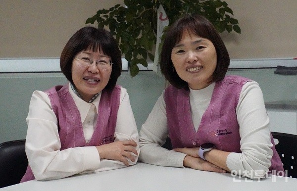 한성희(왼쪽) 건강과나눔 상임이사와 장정화 전 상임이사
