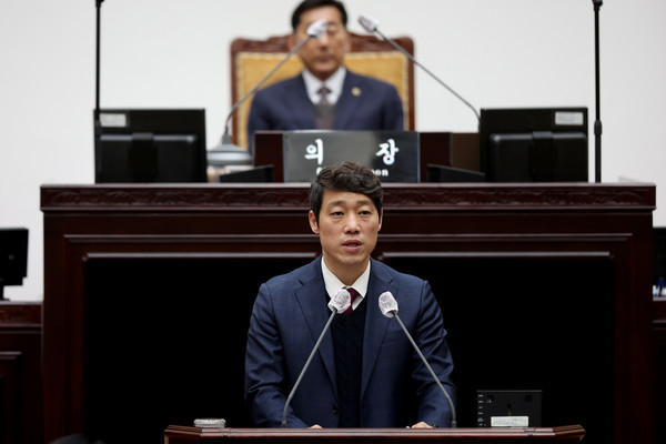 이용청 시의원이 23일 열린 인천시의회 임시회에서 5분발언을 진행하고 있다. (사진 인천시의회)