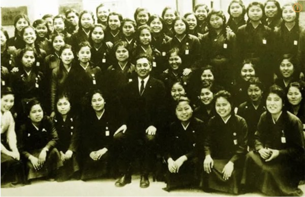 히메유리 학도대 동원 사범학교 1944년 사진, 출처 나무위키
