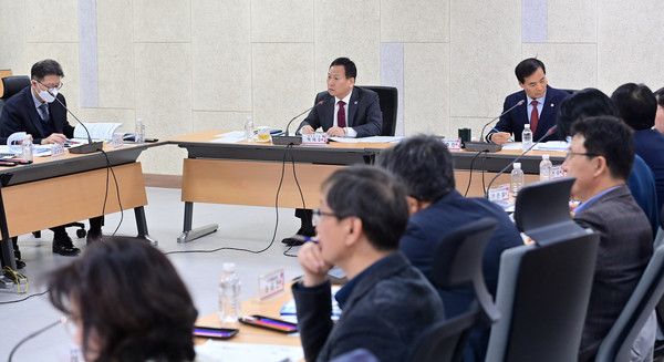박덕수 행정부시장이 27일 열린 '2025년 1차 국비확보 보고회'에서 발언하고 있다. (사진 인천시)
