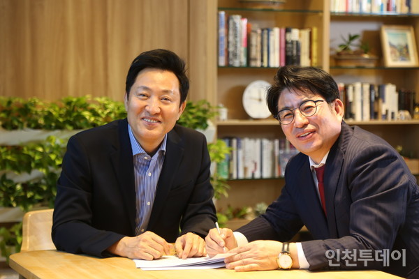 지난 15일 22대 총선 인천 서구을에 출마한 국민의힘 박종진(오른쪽) 예비후보가 오세훈 서울시장과 만났다.(사진제공 박종진 선거 캠프)