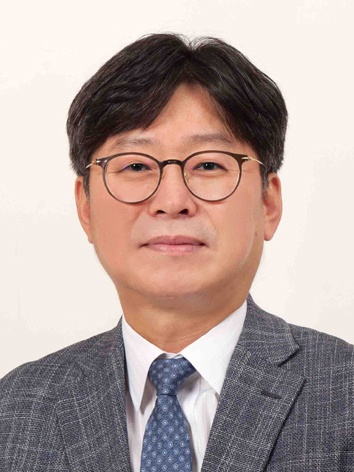 현대일본학회 신임 회장에 취임한 인하대학교 아태물류학부 김웅희 교수