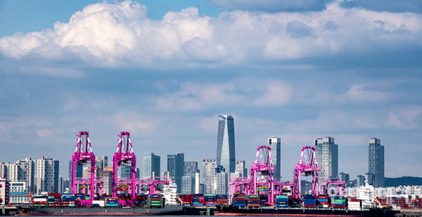 인천신항 전경.(사진제공 인천항만공사)