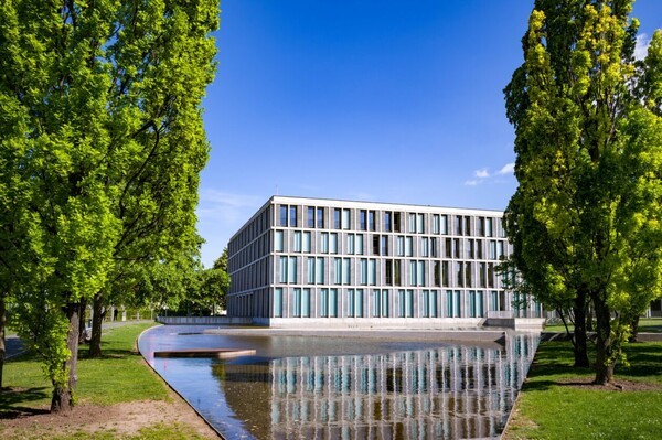 독일 에르푸르트 소재 연방노동법원. 독일은 3심제 노동법원으로 신속하게 분쟁을 해결한다.