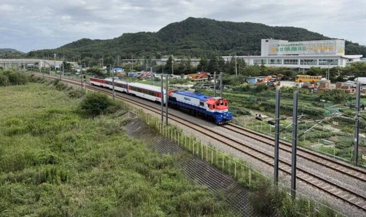 2025년 9월 27일 개통한 목포보성선 해남역. 총연장 82.5km, 사업비 1조6459억원이 투입됐다. 해남역에서 완도항까지는 도로 기준 약 30km다. 목포보성선 개통으로 완도의 철도 접근성이 개선됐다(출처 전라남도)