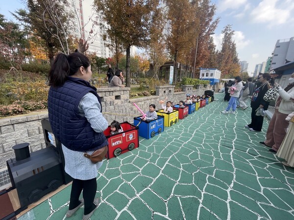 미추홀구 바람길 숲 잔디광장에서 제1회 비랑이마을 문화제 ‘바람길의 숲’가 열렸다.(사진제공 인천도시공사)