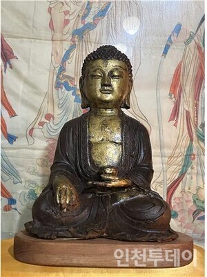 인천 용수사 철조여래좌상.