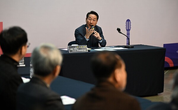 2026년 문화관광허브 인천 주요업무보고회 중인 유정복 인천시장. (사진제공 인천시)