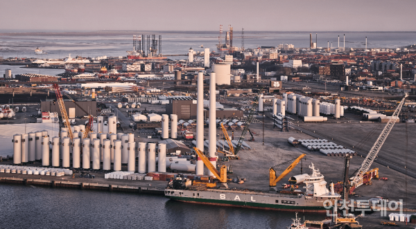 인천신항 해상풍력 배후항만 확정···영흥도 확장 불가피 - 뉴스 썸네일 이미지