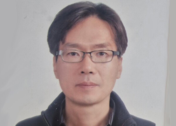 [박건호 칼럼] 연재② 알고리즘이 키우는 세상, 정보 홍수 속 길 잃은 청... - 뉴스 썸네일 이미지