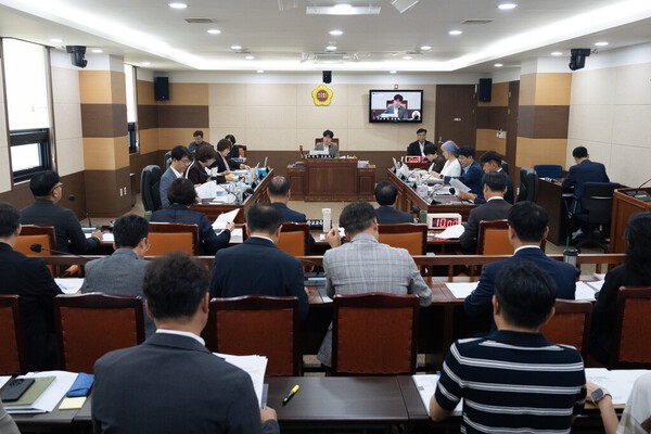 인천시의회 교육위원회, 학생건강 원격자문사업 민간위탁 동의안 부결 - 건강 news from 인천투데이